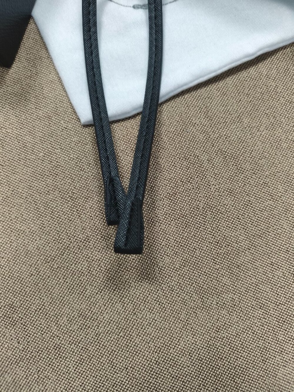 New Prada Unisex Black Leather Adjustable Bolo Tie - With Box๐๐ - Picture 7 of 7